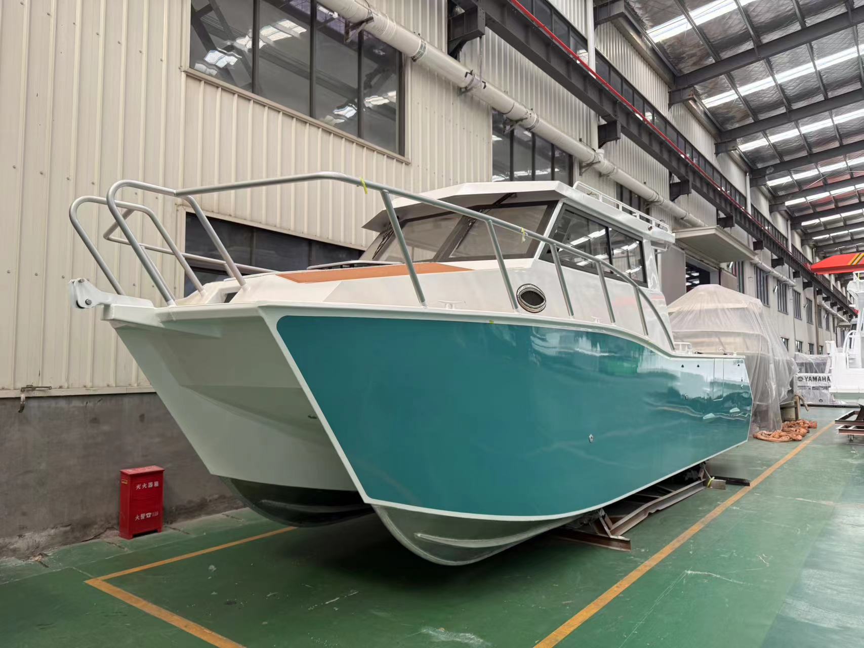 ¿Qué información debe proporcionar al solicitar una cotización de catamarán personalizado?