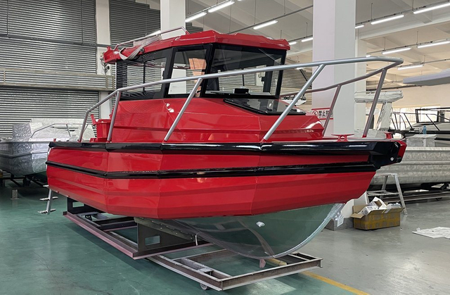 Barco de pesca de aluminio Easy Craft de 6,85 m de velocidad con cabina