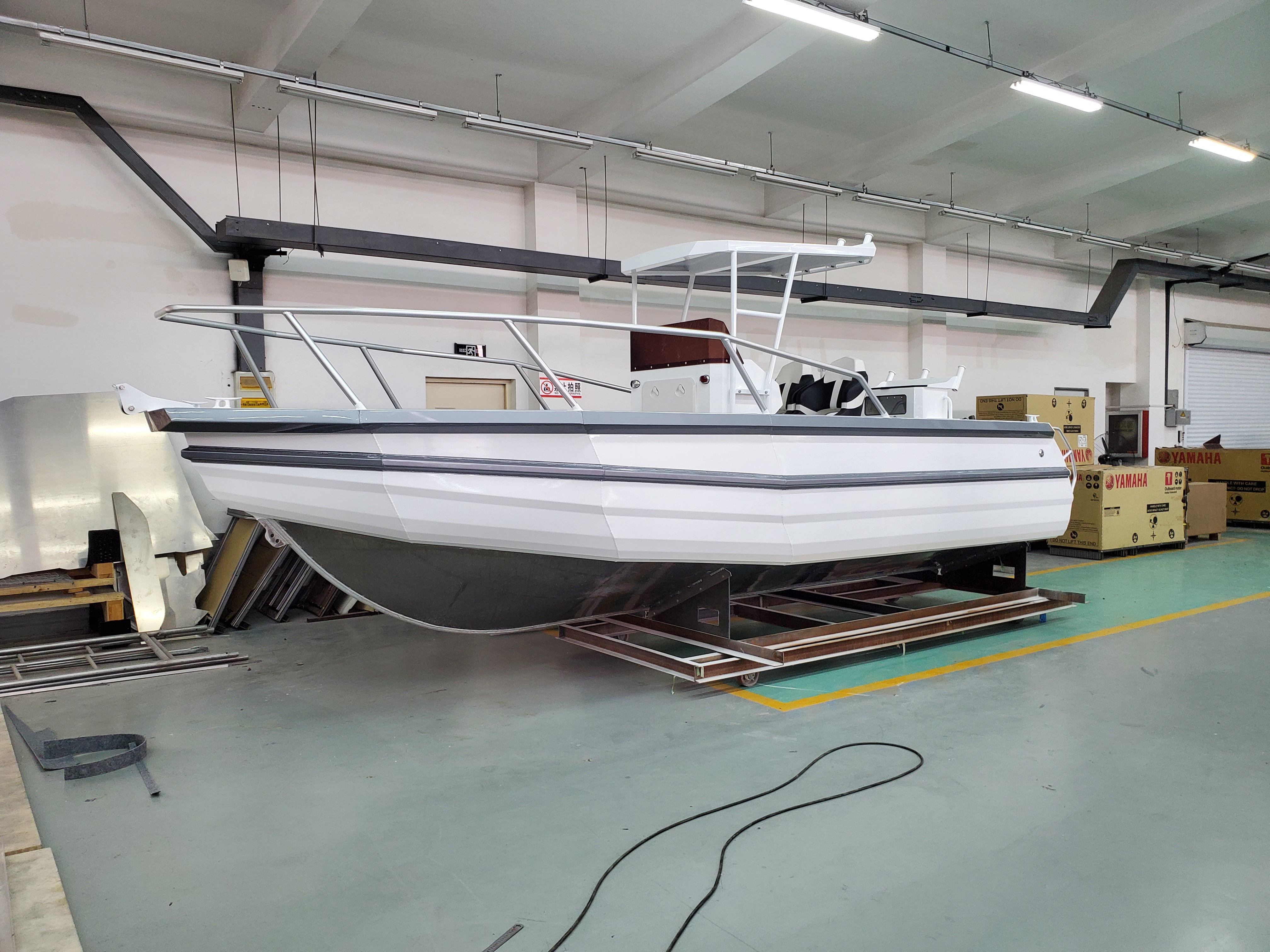 Barco de pesca de aluminio con consola central Easy Craft de 6,25 m a la venta con pontón